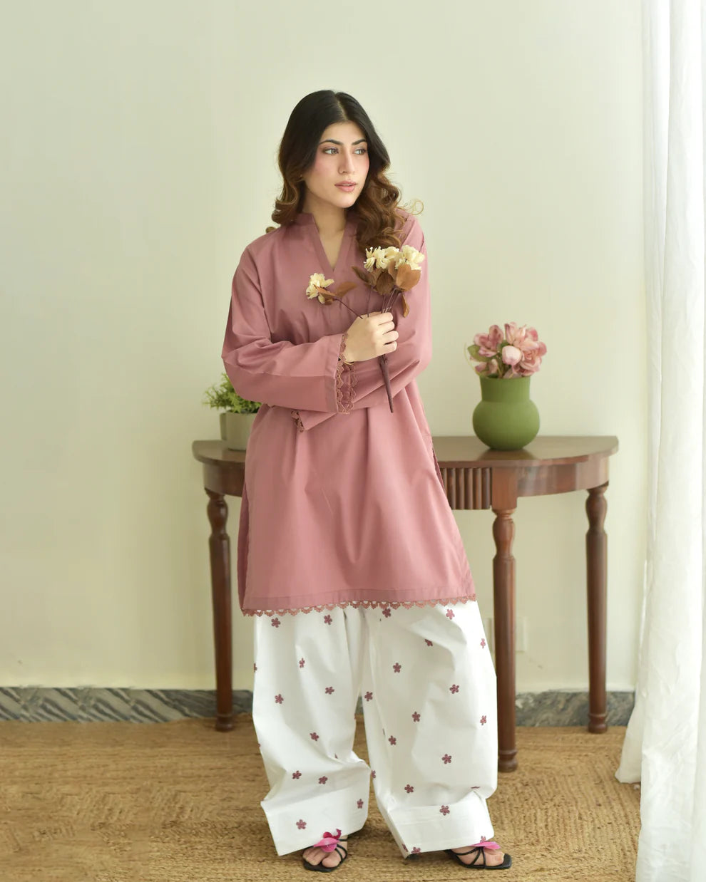 Rosee – Dusty Rose Tunic with Embroidered Tulip Shalwar
