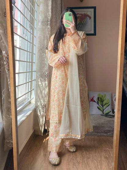 Skinree – Pastel Peach Watercolor Floral 3-Piece Lawn Set
