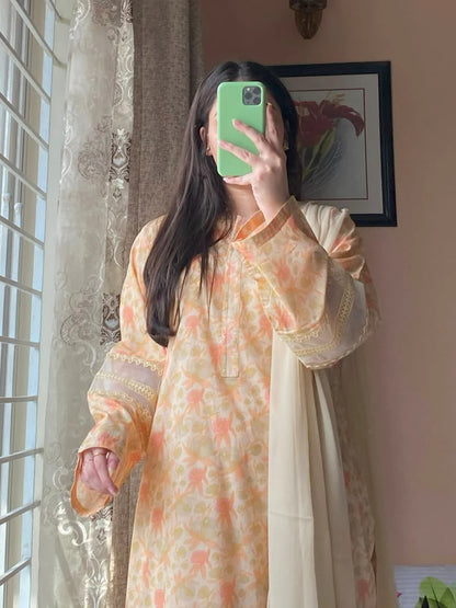 Skinree – Pastel Peach Watercolor Floral 3-Piece Lawn Set