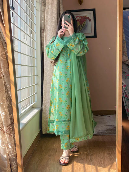Pregree – Pastel Mint Floral Embroidered 3-Piece Suite