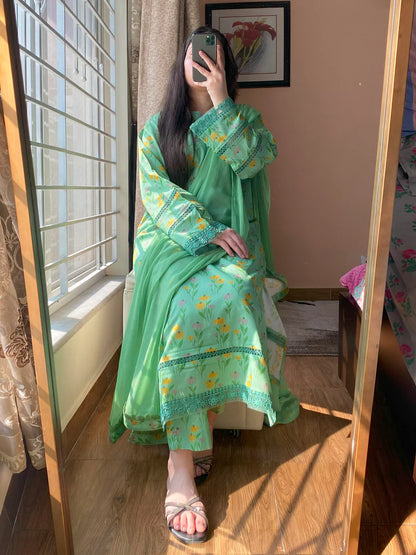 Pregree – Pastel Mint Floral Embroidered 3-Piece Suite